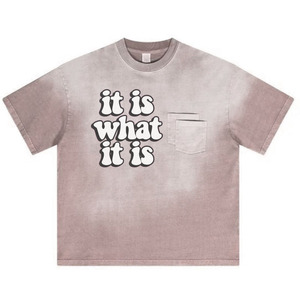 เสื้อยืดโอเวอร์ไซส์สีเทา ผู้ชาย สไตล์ลำลอง คอกลม แขนสั้น พิมพ์ลายตัวอักษร ผ้าเจอร์ซีย์ 100% คอตตอน ดีไซน์กระเป๋าโลโก้ด้านหน้า - Product Image 3