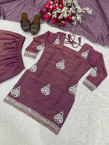 Conjunto de Graduación para Mujer de Diseñador: Top, Pantalón Plazzo y Dupatta de Seda Pesada Fendi Moderna - Product Image 6