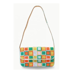 Bolso de Hombro Hecho a Mano Cubierto con Cuentas Coloridas, Bolso de Hombro con Correa y Espacio para Teléfono, Llaves y Otros Accesorios, Bolso de Regalo para Niñas - Product Image 1