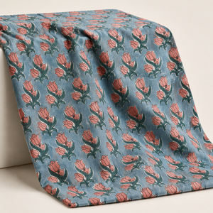 Tissu en coton imprimé à la main à motifs floraux bleus et roses pour la confection de robes, de costumes, de dupattas, de textiles de couture et de vêtements. - Product Image 4