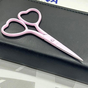 Ciseaux à broder avec manche en forme de cœur, en acier inoxydable avec revêtement rose clair, bords dentelés et lisses pour tissu et papier - Product Image 1