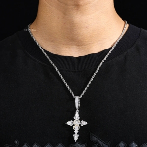 Pendentif Croix de Luxe en Moissanite – Pierres Serties à la Main, Pendentif Croix Goutte d'Eau en Argent Sterling 925, Pendentif Hip Hop Scintillant - Product Image 1