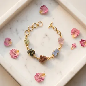 Bracelet chaîne vintage bohème en laiton plaqué or 18 carats avec incrustation de pierres naturelles pour femme - Product Image 3