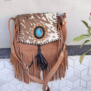 Bolso de mano de gamuza de alta calidad con flecos, estilo western, de piel con pelo, con gemas, bandolera para mujer, bolso de diseñador único - Product Image 1