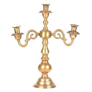 Candelabro árabe vintage de latón de alta calidad con tres brazos y acabado pulido para decoración de mesa en el hogar. - Product Image 6