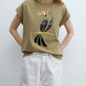 Camiseta con Letras 3D Personalizadas, Logotipo de Diseño Propio, Cuentas, Perlas, Pedrería Bordada, Camisetas con Cuentas - Product Image 1