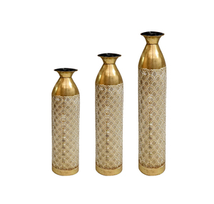 แจกันดอกไม้เหล็กทรงสูงที่มีรายละเอียดงานฝีมือและการตกแต่งที่หรูหรา - Product Image 1