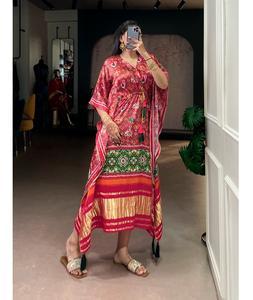 Vêtements ethniques indiens en soie Gaji pure, kaftan oversize, le meilleur choix pour une robe d'été, idéal pour les occasions décontractées ou spéciales, Kurtis. - Product Image 1