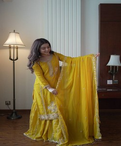 Salwar Kameez Dupatta de Seda Amarilla Bordada para Mujer, Ropa Tradicional India y Pakistaní, Largo hasta el Suelo, Corte Holgado 82842 - LM -15 - Product Image 2