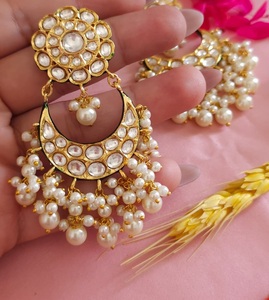 Atractivos Pendientes de Moissanita Chapados en Oro de Latón de Primera Calidad para Mujer, Colección de Moda para Bodas - Product Image 1