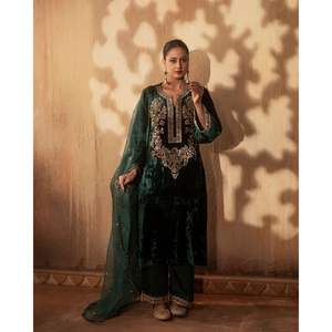 Ensemble de costume de fête de travail de séquence de broderie lourde pour femmes avec un travail élégant de paillettes - Product Image 1