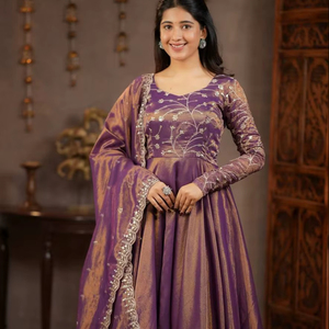 Ramdev Trading Kurta/Kurti de Seda Pesada para Mujer, Estilo Moderno, Secado Rápido, Bordado con Estampado Digital, para Todas las Temporadas, Corte Regular, Gujarat - Product Image 1