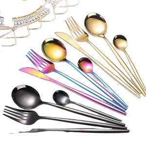 Ensemble de couverts cuillère et fourchette finition arc-en-ciel pour les maisons, les restaurants, les fêtes, les hôtels et les collections de vaisselle quotidienne, fabriqués à la main - Product Image 1