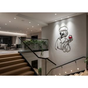 Décoration murale en métal « Femme élégante avec verre à vin », grande décoration murale en fer pour chambre, salon, bar, restaurant, 30 x 40 pouces - Product Image 4