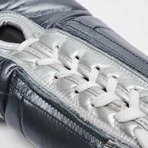 ถุงมือชกมวยหนัง PU สีดำ สำหรับฝึกซ้อมศิลปะการต่อสู้ ปิดข้อมือได้  แบบ unisex  บรรจุภัณฑ์ปรับแต่งได้  ปรับแต่งแบรนด์ได้ - Product Image 3