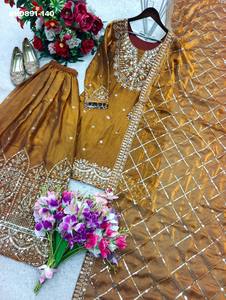 Traje Sharara de seda elegante para fiestas, con bordado, lentejuelas de 5 mm y Moti-Latkan, sin mangas, y Dupatta. Venta al por mayor. - Product Image 5