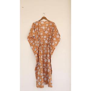 Elegante Vestido Kaftan Rosa con Estampado Floral, Cuello en V, Holgado, de Algodón, Estilo Bohemio, Casual, para Vacaciones de Verano, para Mujer - Product Image 1