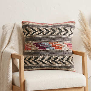 Funda de Almohada Boho Kilim con Diseño de Rayas Geométricas para Sala de Estar, Estilo Escandinavo y Costero - Product Image 2