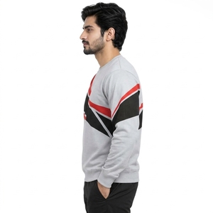 Tissu léger, bords côtelés et construction confortable. Sweat-shirt pour homme conçu avec impression couleur vibrante. - Product Image 4