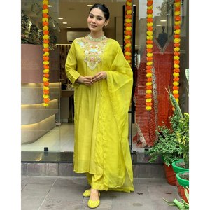 Salwar Kameez de Rayón Talla XL para Fiesta, Top y Pantalón con Dupatta, Cómodo y Elegante - Product Image 3