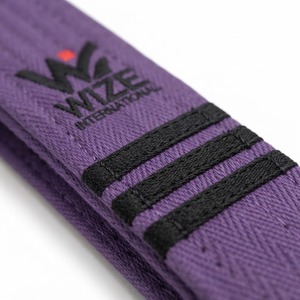 Ceinture de BJJ WIZE INTERNATIONAL violette pour adulte unisexe, 100% coton, durable, logo brodé sur le devant, coupe classique - Product Image 5