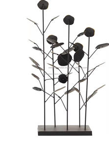 Sculpture de fleur en métal noir audacieux Pièce maîtresse de table de luxe Accent décoratif artistique pour les intérieurs élégants modernes - Product Image 2
