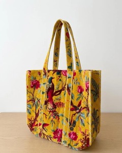 Bolsa de mano acolchada de algodón, hecha a mano, ecológica, reutilizable, para compras, artículos diarios y viajes, a precio de mayorista. - Product Image 1