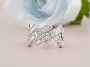 Anillo de cóctel de lujo de plata de ley con baño de rodio y moissanita, diseño hip hop, para mujer, regalo de joyería para bodas y fiestas - Product Image 3