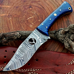 มีดล่าสัตว์เหล็กดามัสกัสแบบ OEM พร้อมด้ามเรซิ่น ใบมีดคงที่ สำหรับตั้งแคมป์ กิจกรรมกลางแจ้ง และพกพาประจำวัน พร้อมปลอกหนัง - Product Image 1