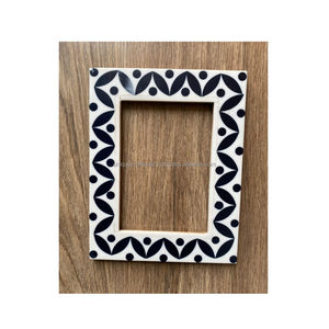 Cadre photo en bois fait main avec incrustation en os marbré fumé, bord biseauté, décoration de luxe pour la maison - Product Image 5