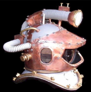 Casque de plongée vintage en métal avec visière ovale protégée par une grille et tube d'appareil respiratoire inférieur intégré, en gros. - Product Image 3