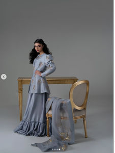 SADIA AUN HUTE COUTURE Kurta/Kurti de Seda para Mujer, Elegante, Transpirable y de Secado Rápido, Corte Regular, Informal, para Salón - Product Image 1