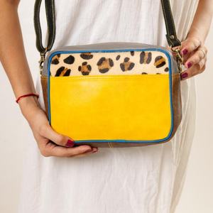 Sac à bandoulière en cuir de vachette véritable pour femmes fait à la main conception florale usinée sangle unique fermeture éclair Vintage à la mode pour l'automne été - Product Image 1