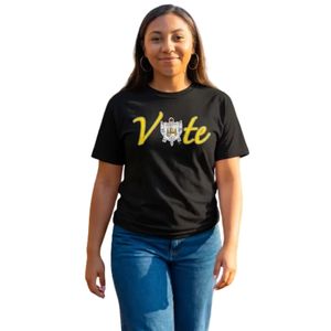 Camiseta Personalizada para Mujer con Estampado de VOTE, Cuello Redondo, Manga Corta, Diseño Gráfico, Informal, para Concientización Cívica, Organización Universitaria - Product Image 1