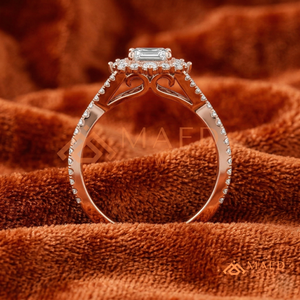 Élégante bague en or rose 14 carats avec diamant taille émeraude, bague de mariée de luxe en or rose avec pierre centrale émeraude - Product Image 3