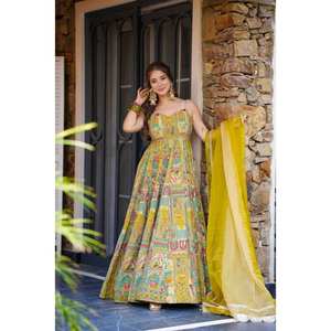 Vestido Anarkali de Diseño Artesanal con Dupatta, Corte en A, Talla XS, para Fiestas, con Cintura Imperio y Elementos de Moda Chinoiserie - Product Image 4