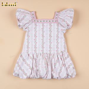 DR4523 – Robe à bulles à rayures roses et motifs floraux - Product Image 1