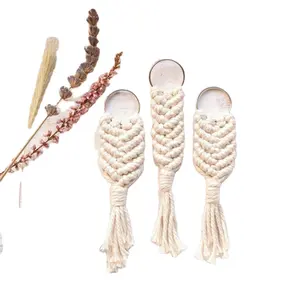 Llavero de Macramé Blanco de Moda - Product Image 1