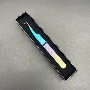 Pinzas Profesionales Personalizables de Dos Tonos Verdes de Acero Inoxidable con Punta de 90 Grados para Extensión de Pestañas, Agarre de Diamante, Sostenibles - Product Image 5