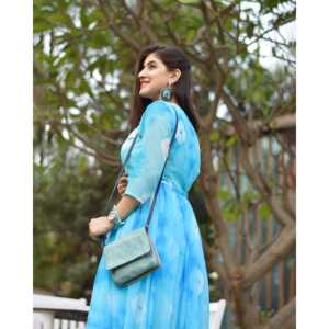 Conjunto de Kurta con Estampado Tie-Dye en Tono Azul, Talla XS, Tela Chifón - Product Image 2