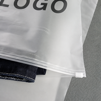 Sacs à fermeture éclair en PE mat givré, durables, de taille personnalisée, réutilisables, imperméables, pour l'emballage de vêtements, t-shirts, chaussettes, sous-vêtements