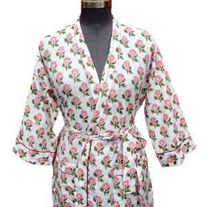 Hermoso Kimono Largo de Algodón Hecho a Mano para Mujer, con Mangas Tres Cuartos, Suave, Lavable a Máquina, Cuello en V y Cierre de Cinturón Rápido - Product Image 4