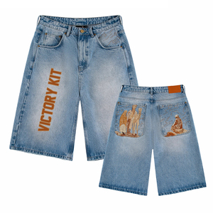 Shorts en jean délavé vintage pour homme, coupe ample, streetwear, avec broderie graphique, décontracté, mode estivale, bleu denim, style Bermuda - Product Image 1