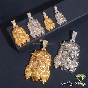 Pendentif en diamant moissanite 3D en forme de visage de Jésus en argent sterling 925 de qualité supérieure avec un design détaillé de la barbe et de la couronne - Product Image 1