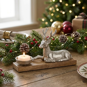 Porte-bougie chauffe-plat en métal argenté en forme de renne avec base en bois de manguier, centre de table rustique de Noël, figurine de cerf décorative festive - Product Image 2