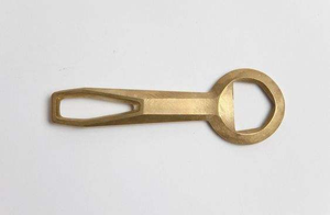 Abridor de Botellas de Concha Marina de Lujo, Diseño en Relieve, Abridor de Latón Resistente, Accesorio Vintage para Vino y Cerveza - Product Image 6