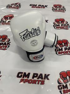 นวมชกมวย Fairtex Style สีขาว รุ่นพรีเมียม สำหรับฝึกซ้อม มวยไทย MMA คิกบ็อกซิ่ง และการฝึกซ้อมแบบสปาร์ริง - Product Image 5