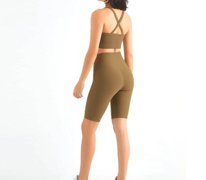 Conjunto Deportivo de 2 Piezas para Mujer, Top y Pantalones Cortos, con Logotipo Personalizado, para Gimnasio, Venta al Por Mayor 2026 - Product Image 2