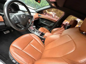 Lu.feng X7 2018 SUV d'occasion, conduite à gauche, sièges en cuir, moteur turbo, pour l'exportation - Product Image 3