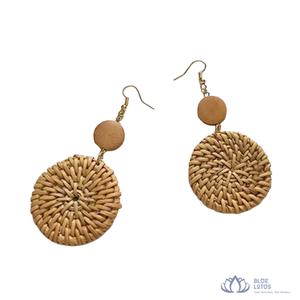Boucles d'oreilles créoles en bois faites à la main, forme goutte d'eau, élégantes et tendance, motif lotus bleu Vivian Vo, pour femmes, idéales pour les soirées – Meilleures ventes - Product Image 1